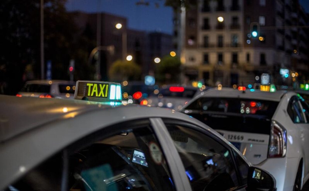 Airport Limo North York: Chauffeur-Driven Comfort to and from Pearson Airport