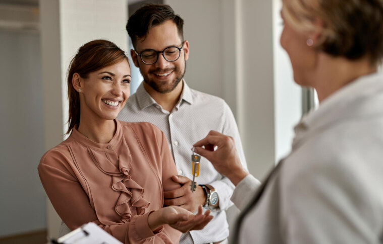 Real Estate Brokers Near Me: A 2025 Guide to Choosing the Right Property Partner