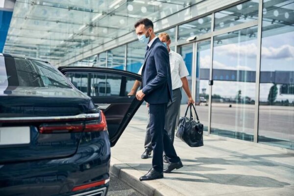 Luxury Taxi to Manchester Airport | Fixed Price & 24/7 Service