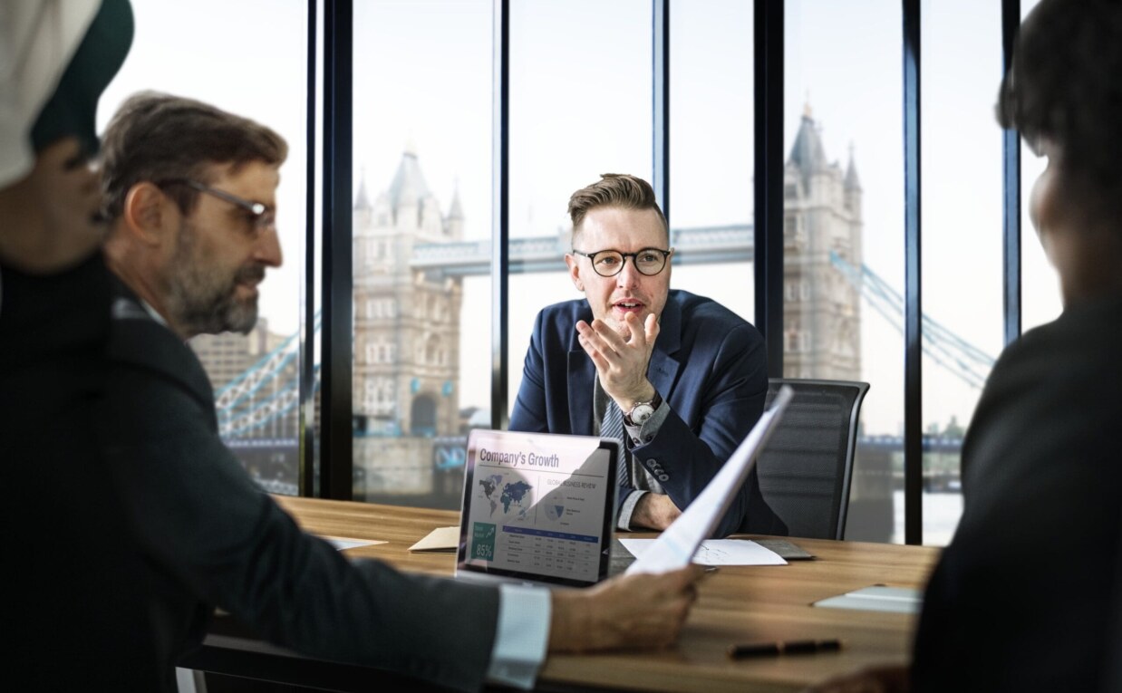 How Payroll Outsourcing UK Boosts Business Performance