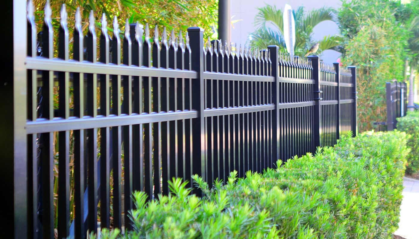 Aluminum-Fence-Builder