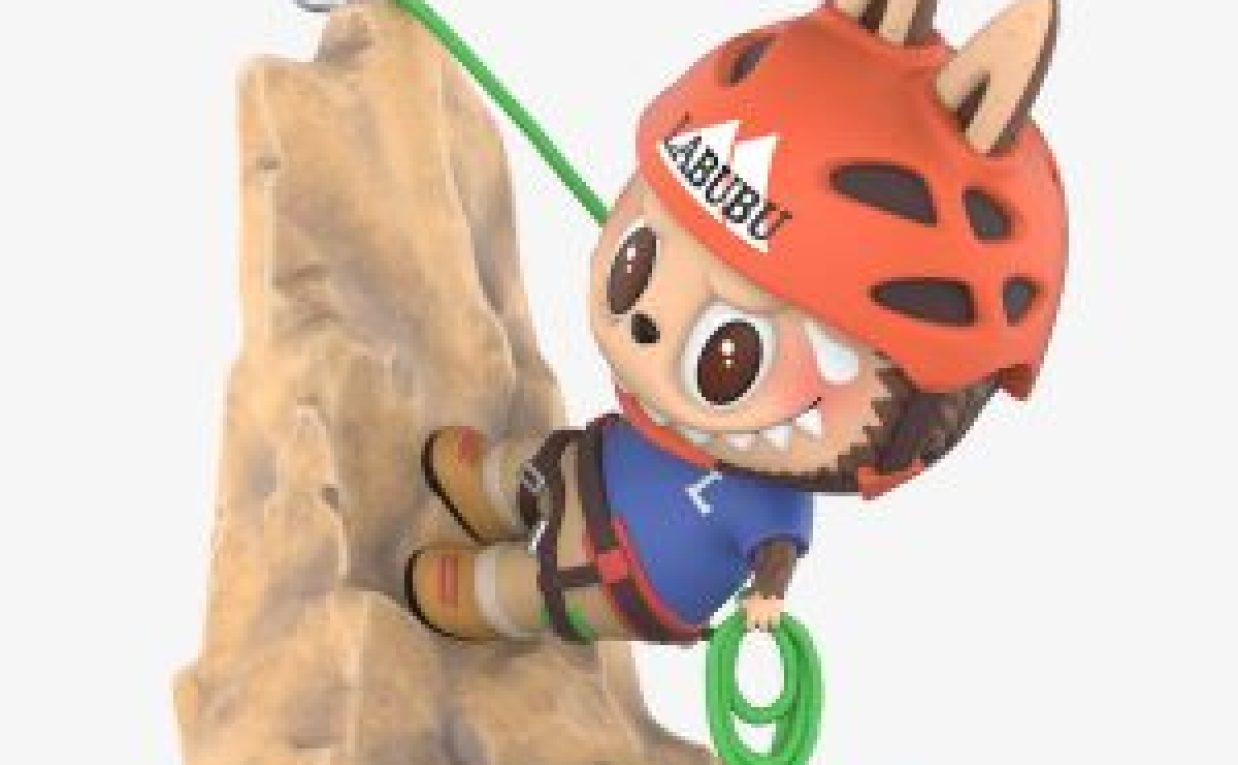 Labubu Shop Goblin Howl Toys Echo Creepy Fun Through Shadow Streets