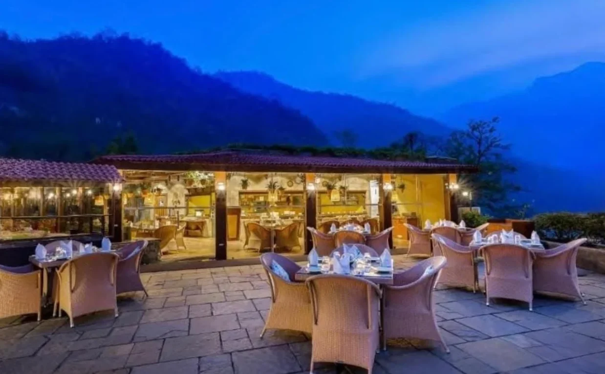 Aloha apartments by blissful ganges