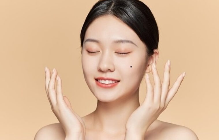 Do skin whitening creams have side effects?
