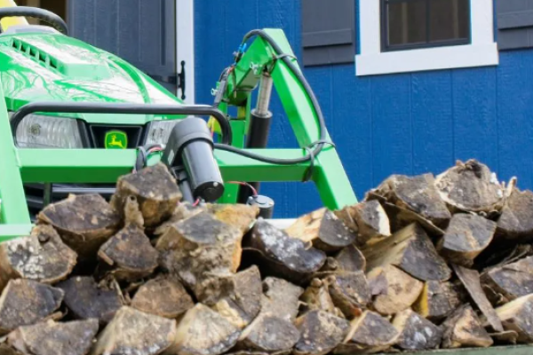 Streamlining Residential Landscaping Projects with Mechanical Lifting Solutions