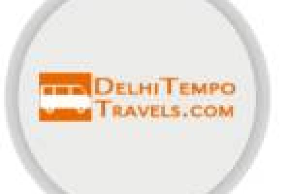 Is tempo traveller the best option for Delhi to Manali group travel?
