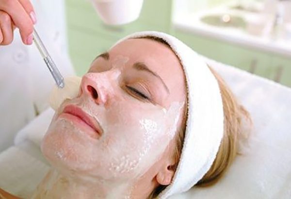 How Does Glycolic Acid Peel Treatment Affect Skin Glow Cycle?