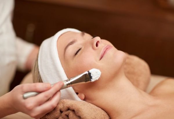 Does Salicylic Acid Peel Help Reduce Oily Skin?