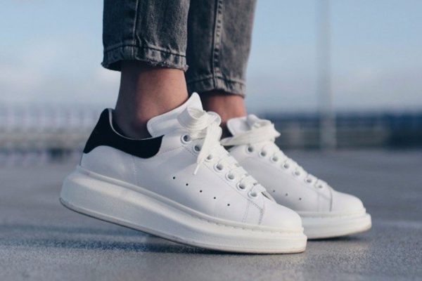 Alexander McQueen Sneakers: The Perfect Blend of Boldness and Sophistication