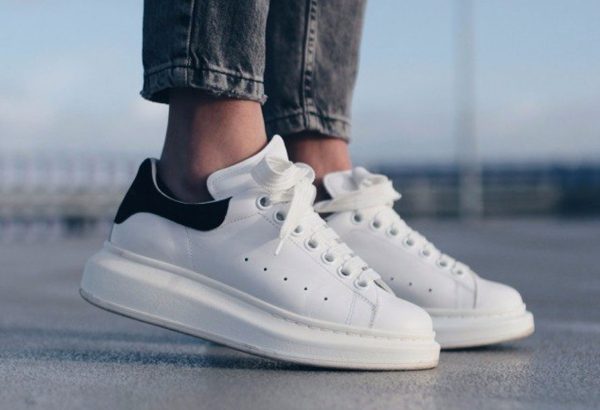Alexander McQueen Sneakers: The Perfect Blend of Boldness and Sophistication