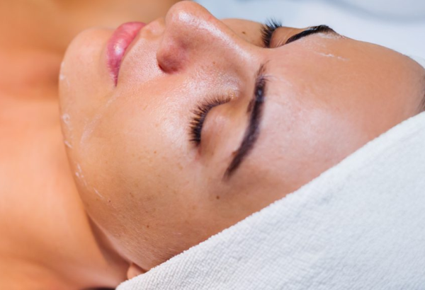 How Soon Can You Wear Makeup After a Peel?