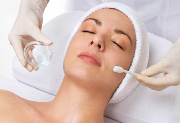 Is Salicylic Acid Peel Safe for Sensitive Skin?