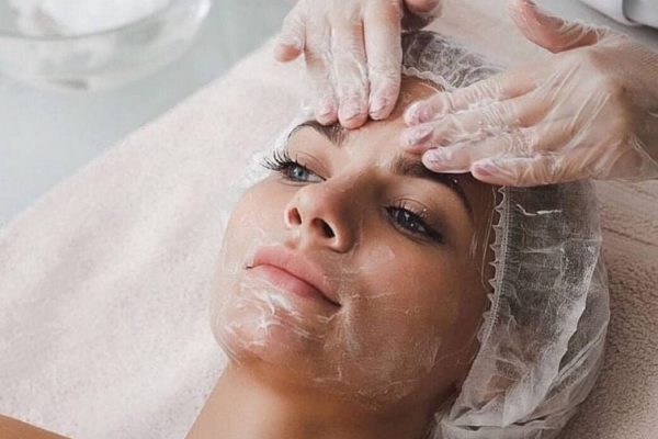 How Can a Deep Cleansing Facial Clear Blocked Pores?