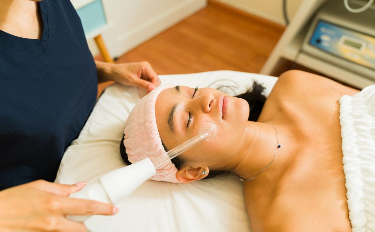 When Should Adults Get HydraFacial in Dubai?